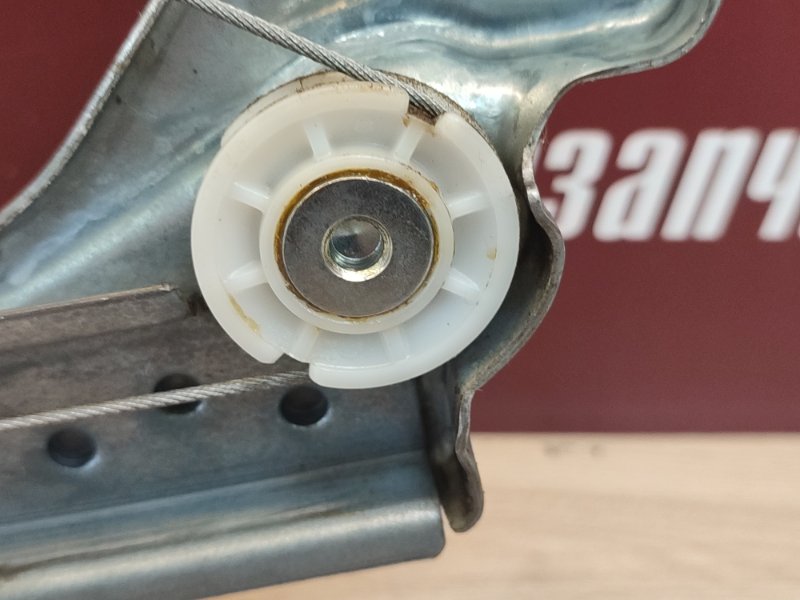 Стеклоподъемник    двери