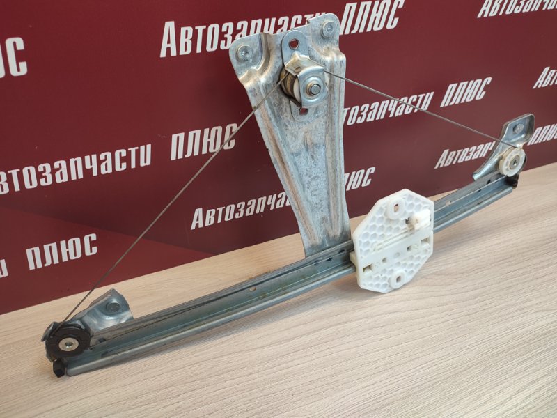 Стеклоподъемник    двери