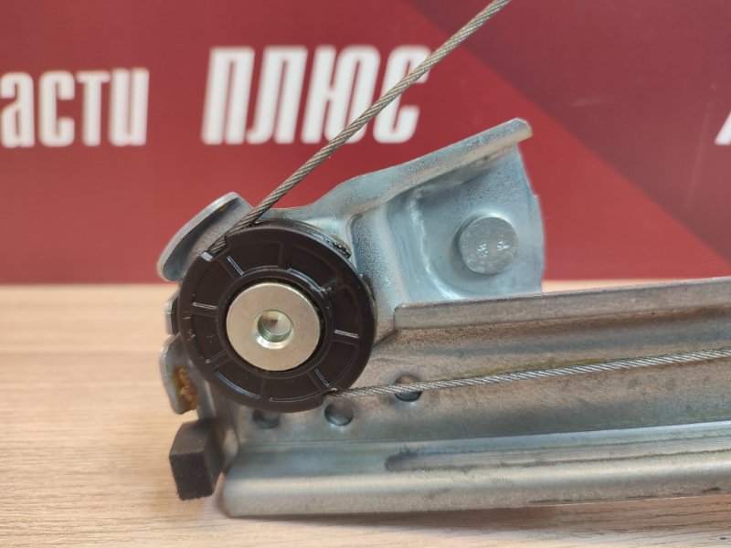 Стеклоподъемник    двери