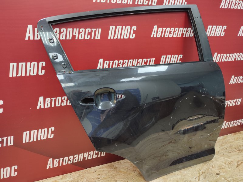 Дверь боковая