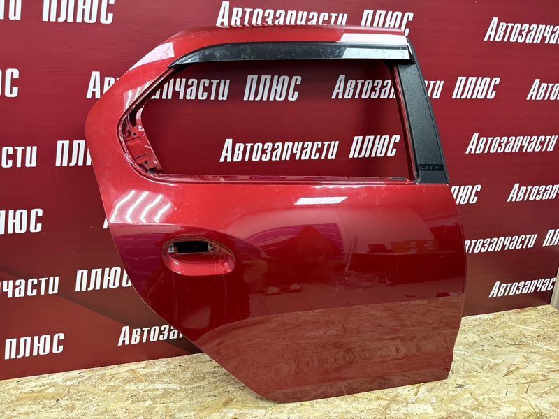 Дверь боковая