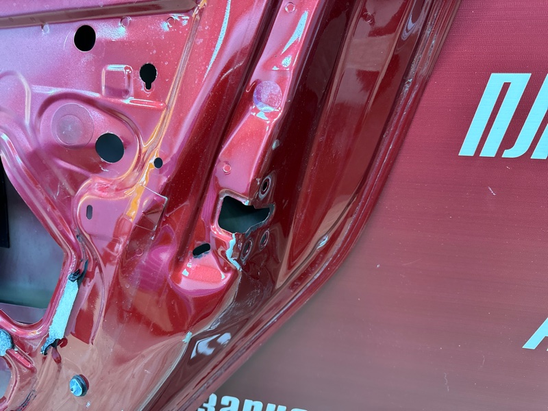 Дверь боковая