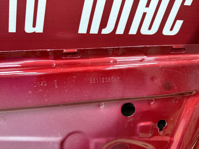 Дверь боковая