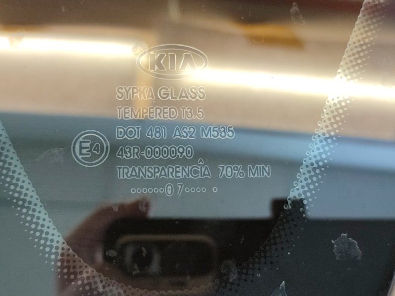 Форточка кузова