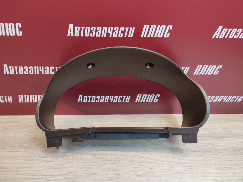 Козырек щитка приборов