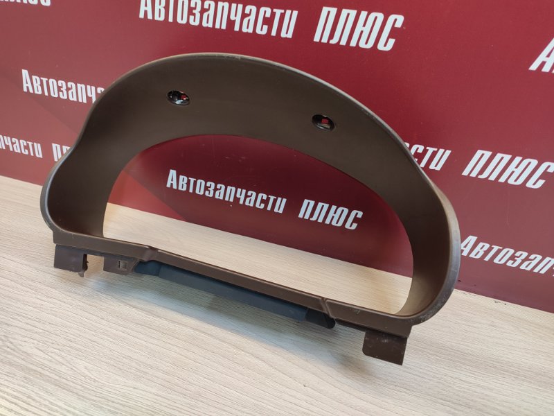 Козырек щитка приборов