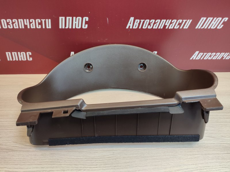 Козырек щитка приборов