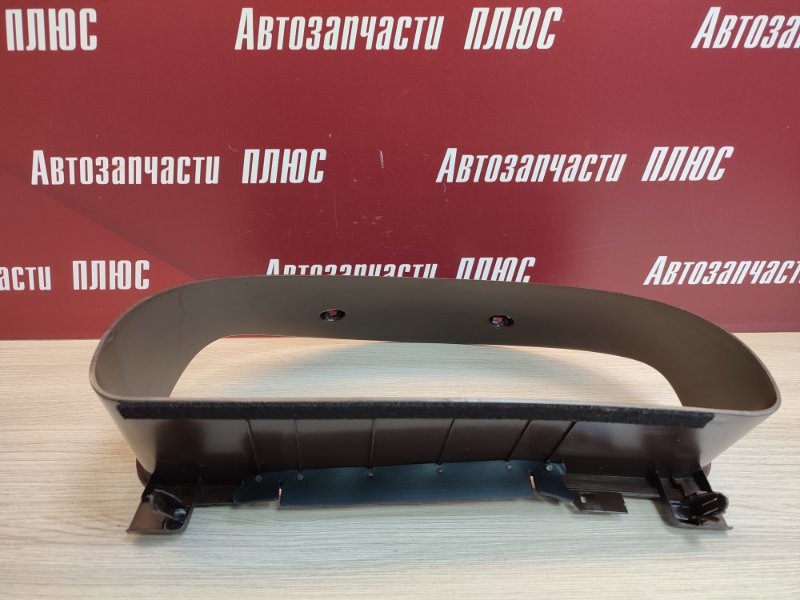 Козырек щитка приборов