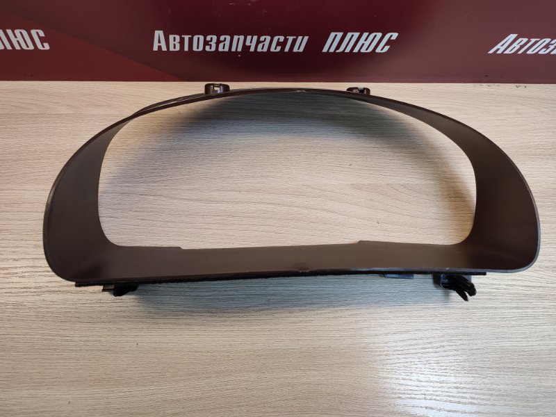 Козырек щитка приборов