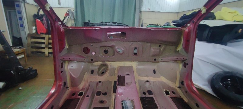 Передняя часть кузова