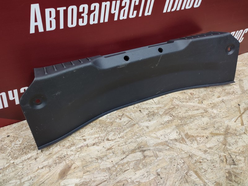 Обшивка багажника