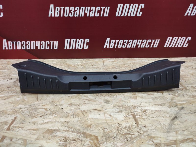 Обшивка багажника