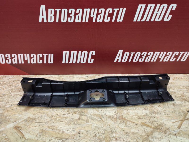 Обшивка багажника