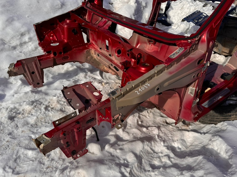 Передняя часть кузова