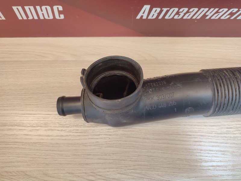 Патрубок воздушного фильтра