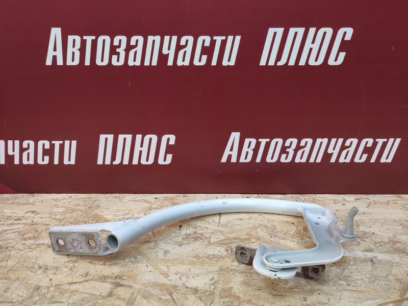 Петля крышки багажника