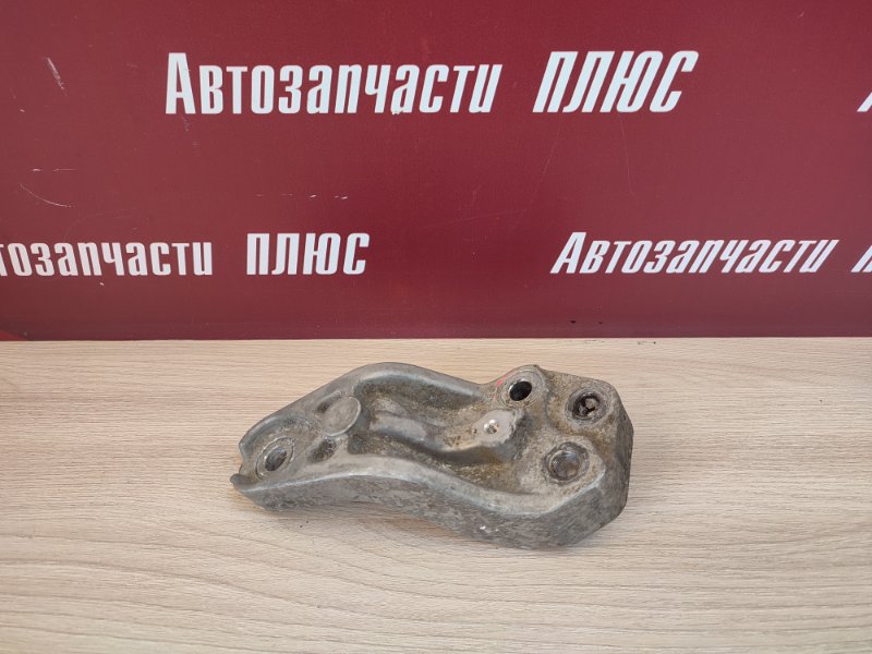 Кронштейн опоры двигателя