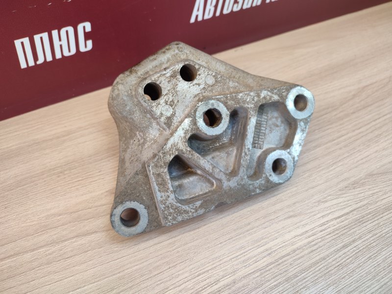 Кронштейн кпп