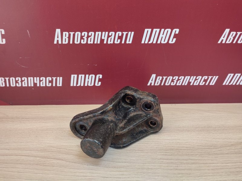 Кронштейн опоры двигателя