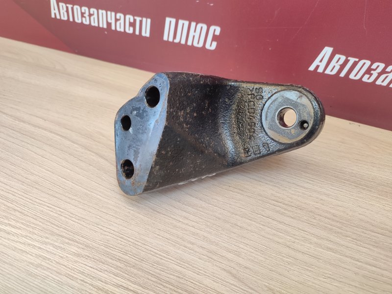 Кронштейн опоры двигателя