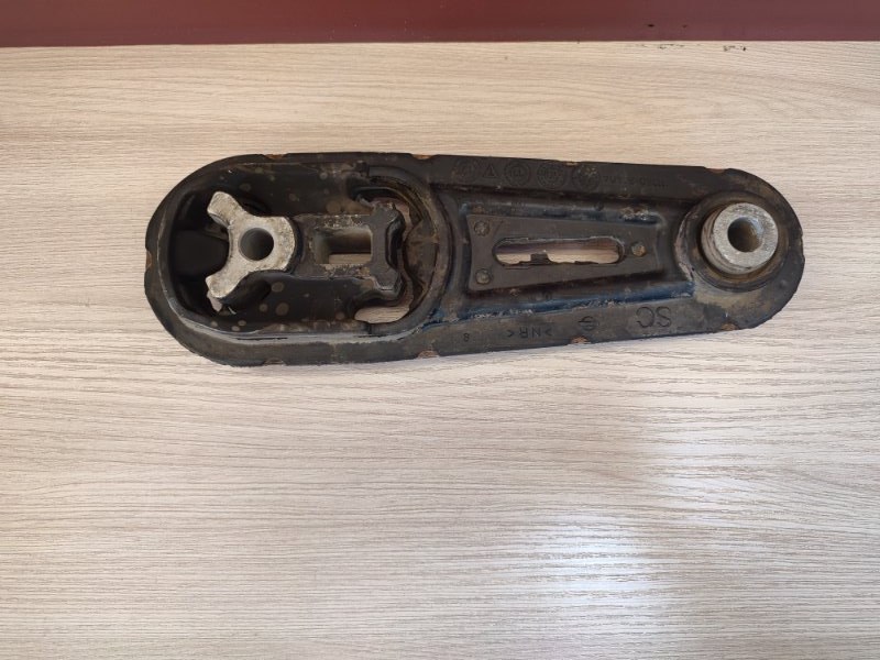 Опора двигателя