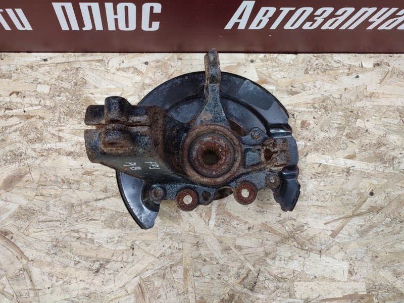 Кулак поворотный