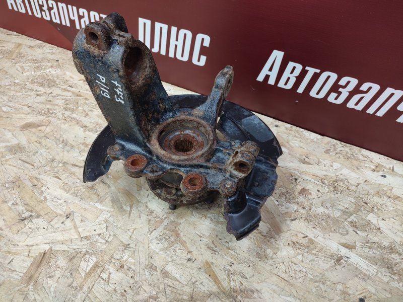 Кулак поворотный