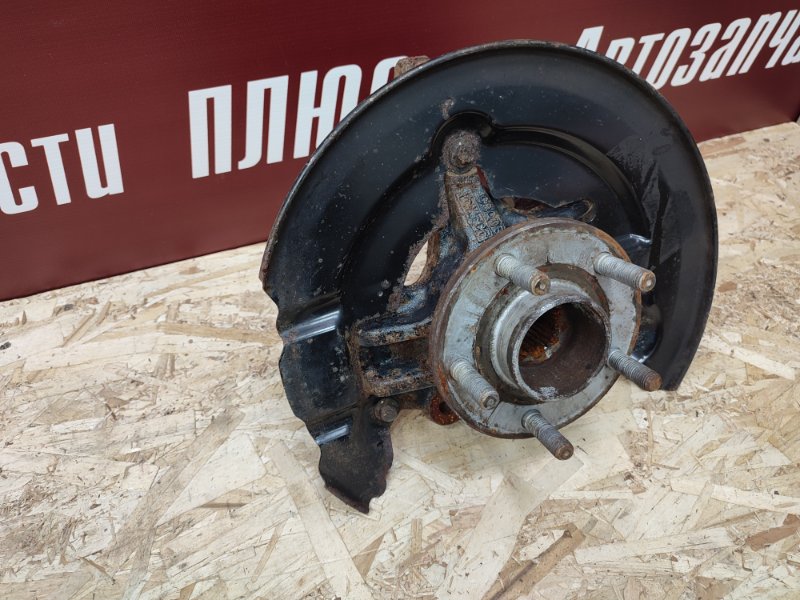 Кулак поворотный