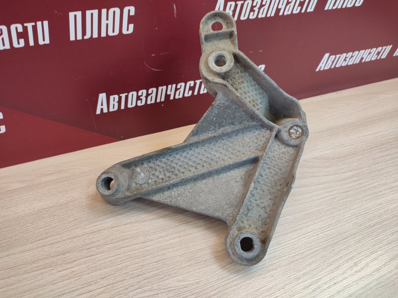 Кронштейн опоры кпп