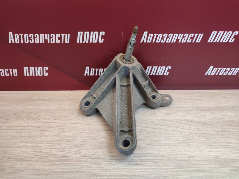 Кронштейн опоры кпп