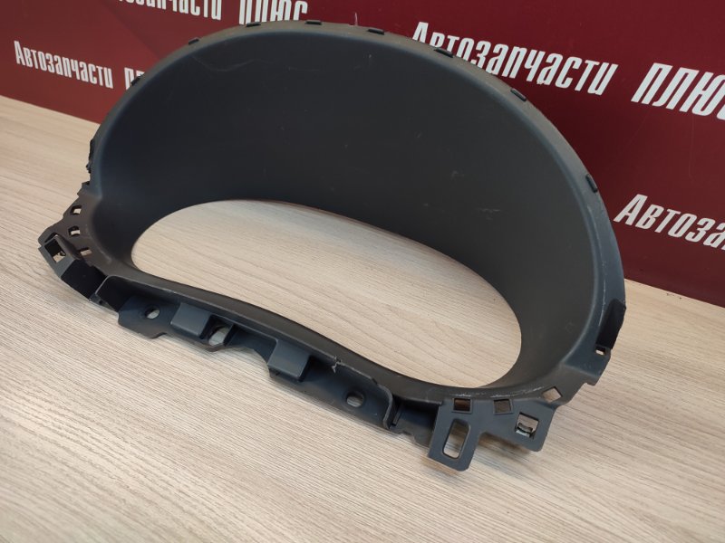 Козырек щитка приборов