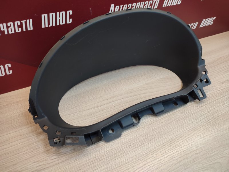 Козырек щитка приборов