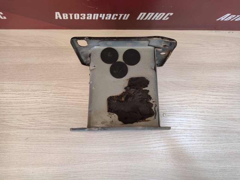 Кронштейн усилителя бампера