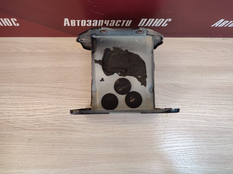 Кронштейн усилителя бампера