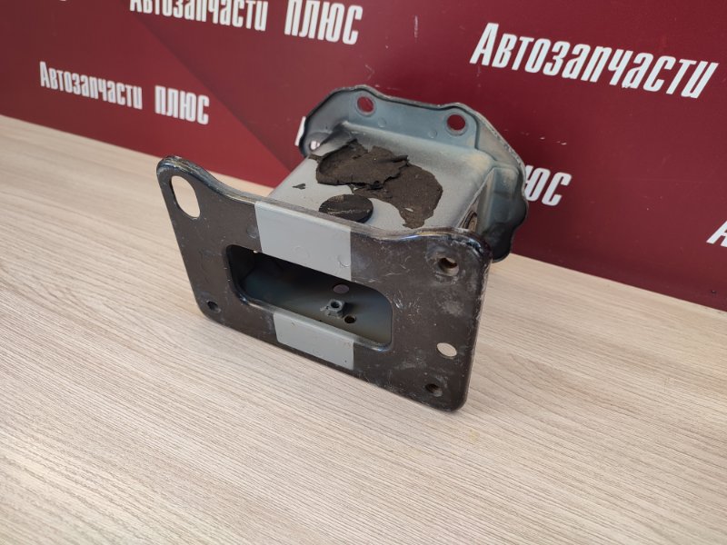 Кронштейн усилителя бампера