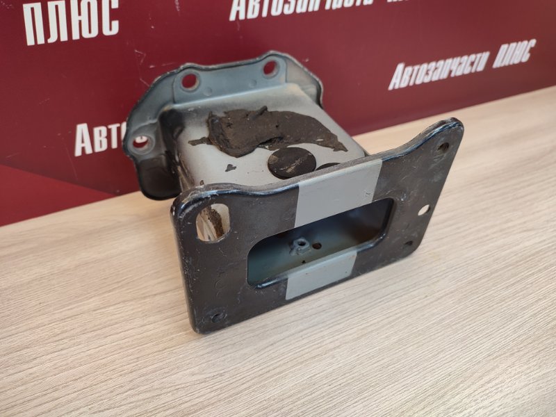 Кронштейн усилителя бампера