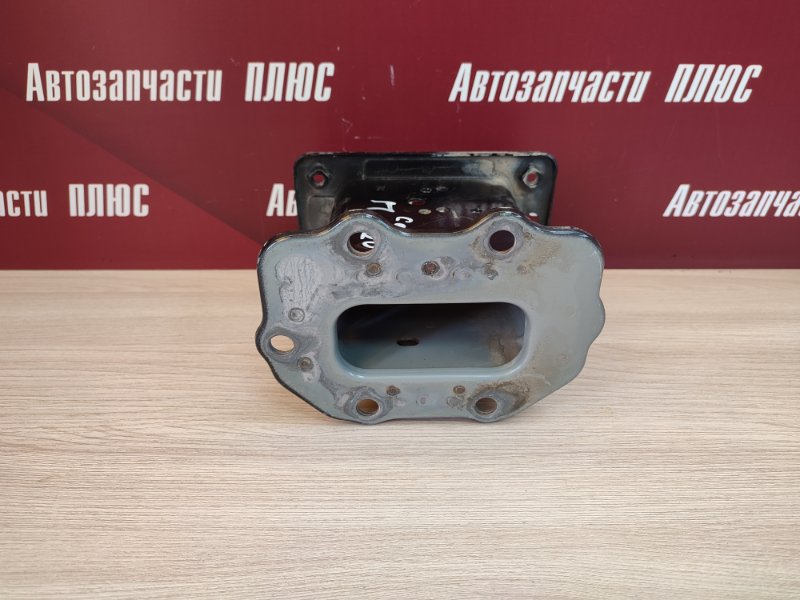 Кронштейн усилителя бампера