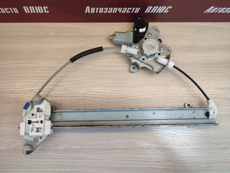 Стеклоподъемник    двери