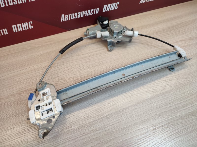 Стеклоподъемник    двери