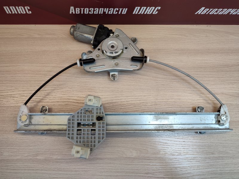 Стеклоподъемник    двери