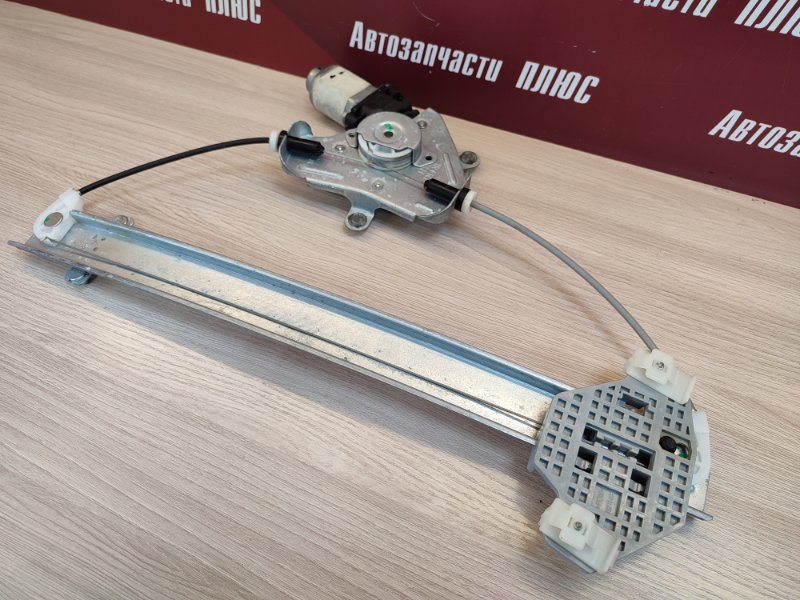 Стеклоподъемник    двери