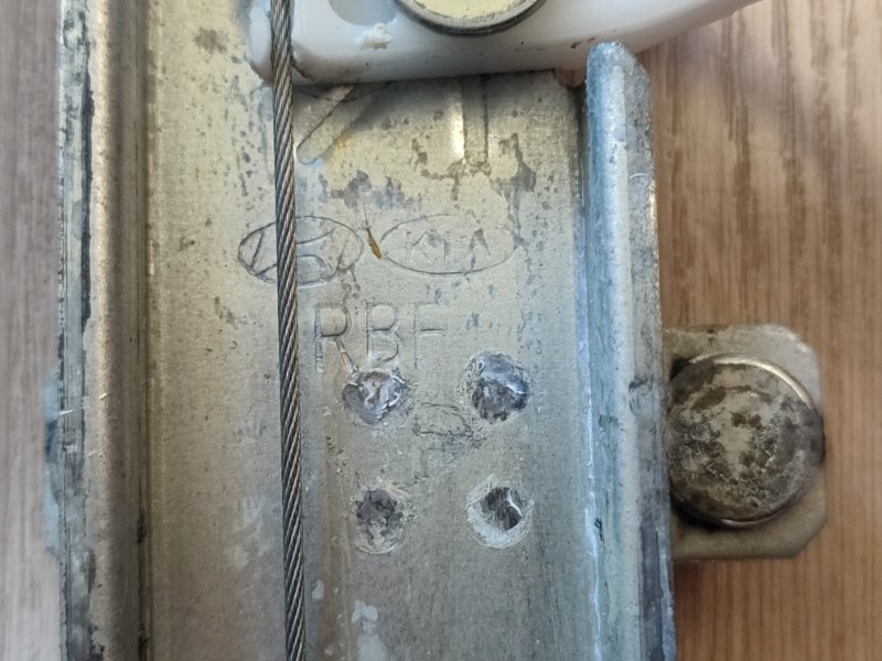 Стеклоподъемник    двери