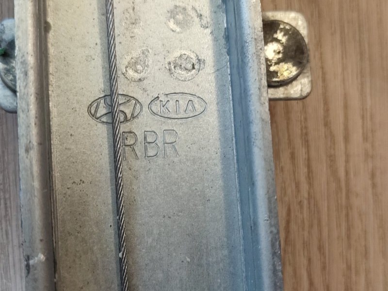 Стеклоподъемник    двери