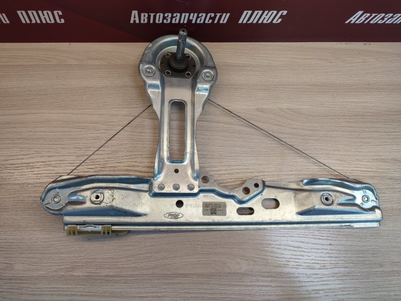 Стеклоподъемник    двери