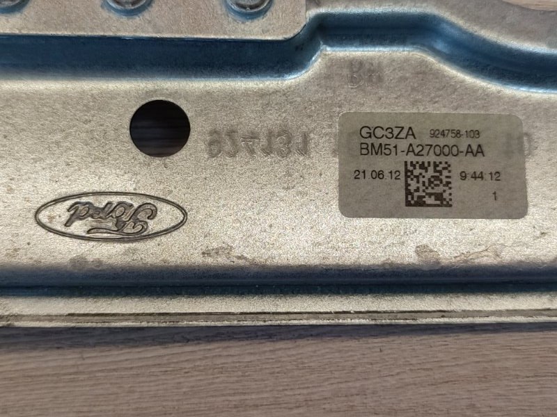 Стеклоподъемник    двери