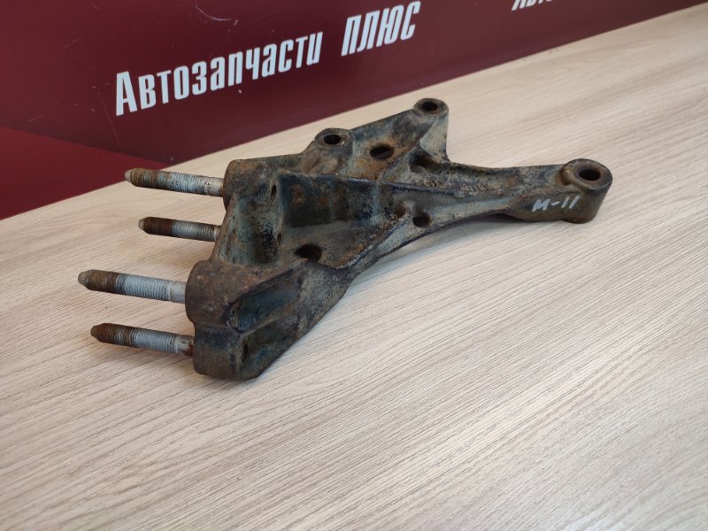 Кронштейн опоры двигателя