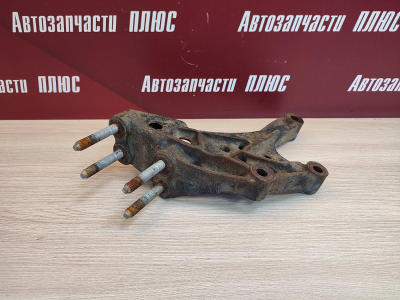 Кронштейн опоры двигателя