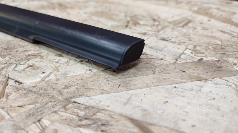 Уплотнитель стекла двери внешний