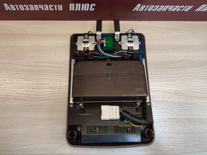 плафон освещения салона