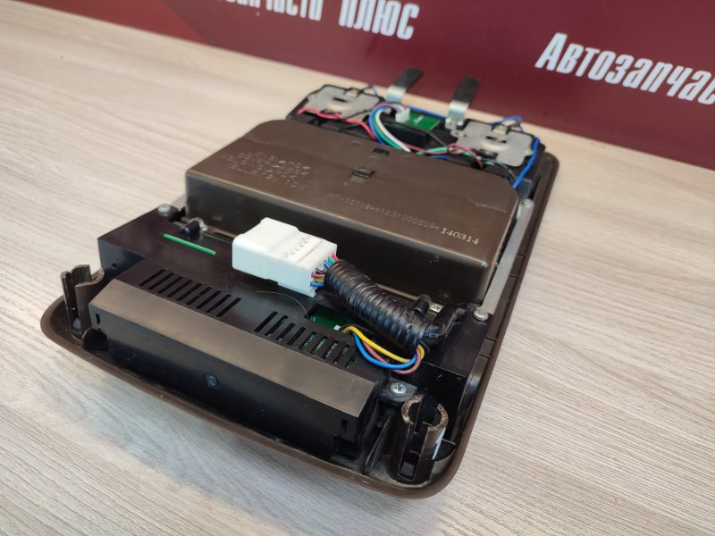 плафон освещения салона